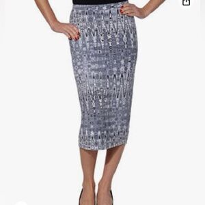 Matty M Ladies' Midi Skirt Pull-on Style, Fully Lined, Knee Length. Medium.